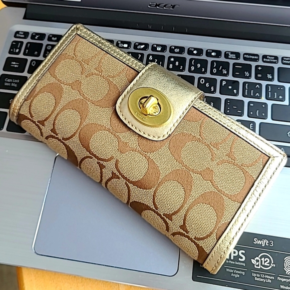 Coach Wallet - Picture 6 of 7